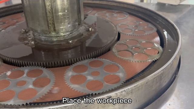 Double - sided lapping machine is used to lapping and polish sapphire lenses смотреть онлайн