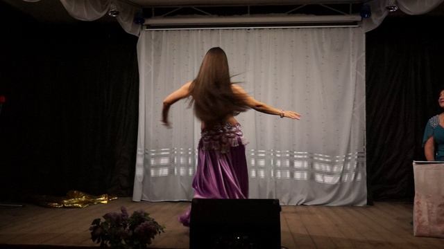 Восточный танец! Танцует "Аиша". смотреть онлайн