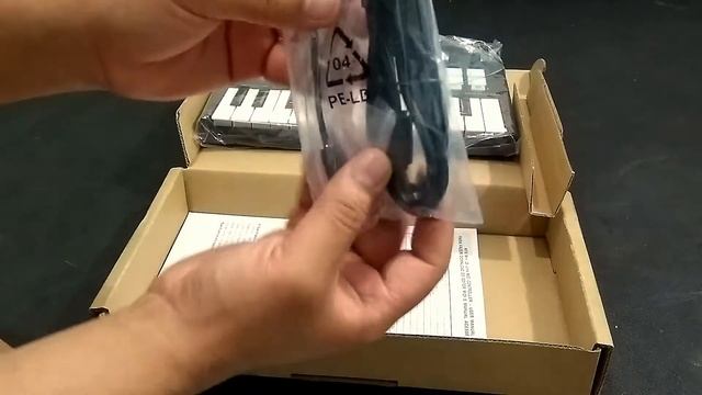 UNBOXING DO TECLADO CONTROLADOR MIDI KFX mini 25 ultra do MERCADO LIVRE смотреть онлайн