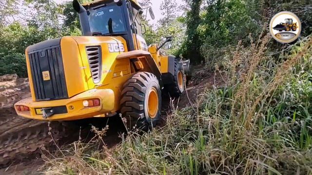 PÁ CARREGADEIRA JCB 426ZX LIMPEZA DE BARRANCO смотреть онлайн