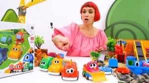 Веселая Школа с Машей Капуки Кануки - Машинки Мокас готовят Слайм Десерт! Игрушки в видео для детей