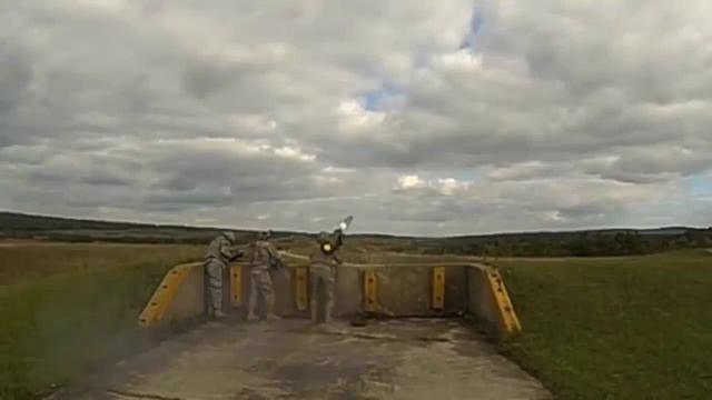 Javelin finds its own way to the target смотреть онлайн