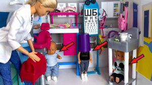 ПРЯТКИ В БОЛЬНИЦЕ ОТ ДОКТОРА😱🤣 Катя и Макс веселая семейка! Куклы ШКОЛА Барби истории ДАРИНЕЛКА
