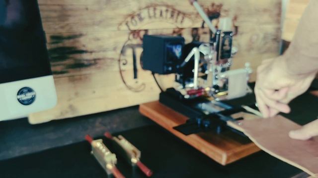 Пресс для горячего тиснения кожи от Tools and Toys. Ссылка на пресс в описании. смотреть онлайн