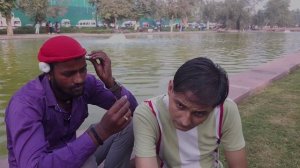 Глубокая очистка ушной серы и ушей от известного уличного парикмахера