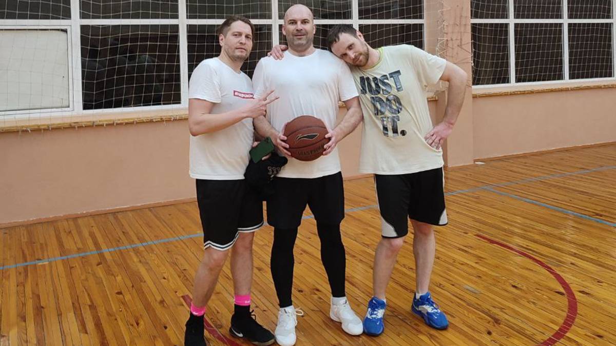 Гиганты NBA подрались / Адамс vs Пламли \ Кто лучший игрок вечера? смотреть онлайн