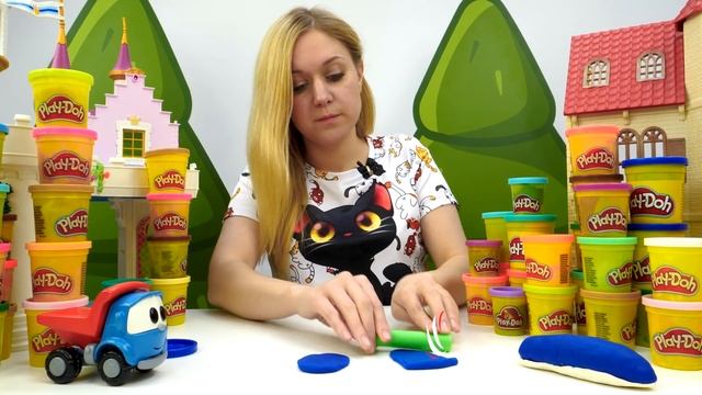 Лева Грузовичок и самолет из Плей До! Видео для детей про машинки и пластилин Play Doh смотреть онлайн