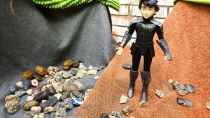 Видео для детей. Громила заколдовал волшебное дерево! Распаковка любимых игрушек Тара Дункан