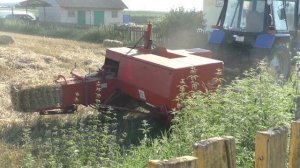 Тюкование соломы. на частном участке. Мтз -82./ SIPMA Z 224