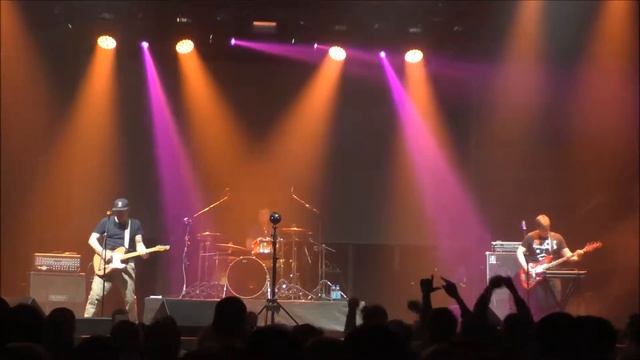 Кирпичи - Вечный символ страха смотреть онлайн