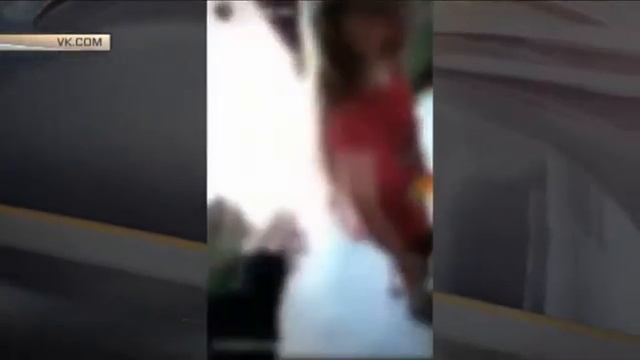 Живодёрки чуть не убили котика . смотреть онлайн