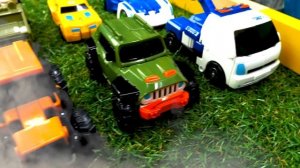 Роботы Трансформеры в видео обзоре – Бамблби против Десептиконов! – Новые игры битвы онлайн