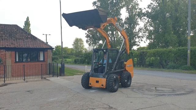CASE SV250 SkidSteer Loader - Test Drive Working Review | diggersandtractors.com смотреть онлайн