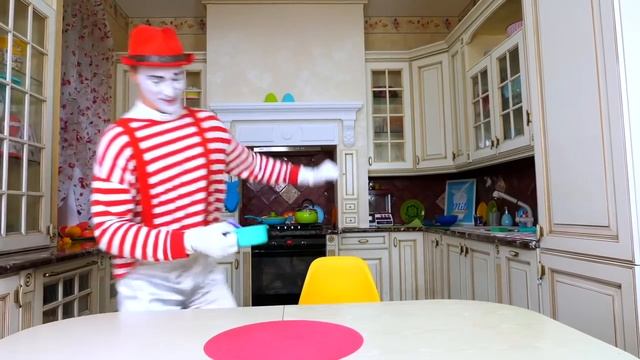 Весёлые игры в куклы - Вкусняшки для БЕБИ БОН! Еда для кукол! - Видео игры Дочки матери с Baby Born смотреть онлайн