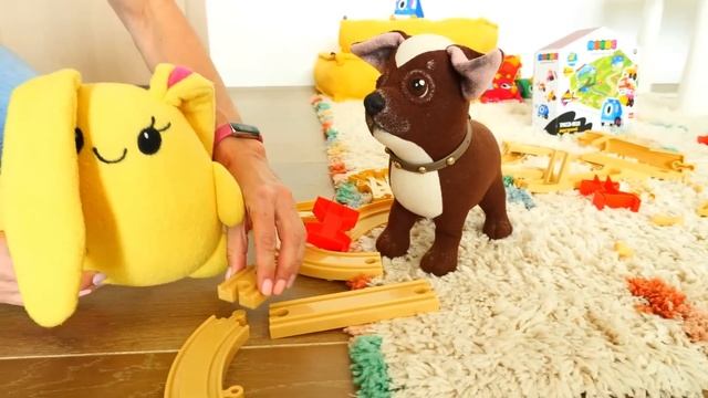 Распаковываем шоколадные яйца Грузовичок Лева! Игры для детей Капуки Кануки смотреть онлайн