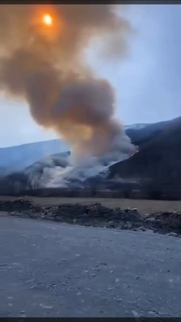 В Дагестане на склоне горы горит один из крупнейших лесных массивов региона смотреть онлайн
