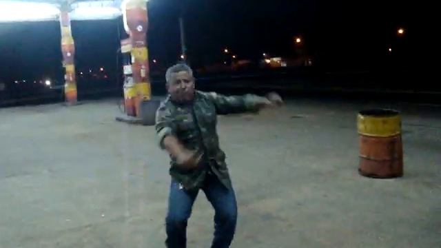 Osvaldo e Osvaldinho dando uma paulada no CRACK By: Bocão смотреть онлайн