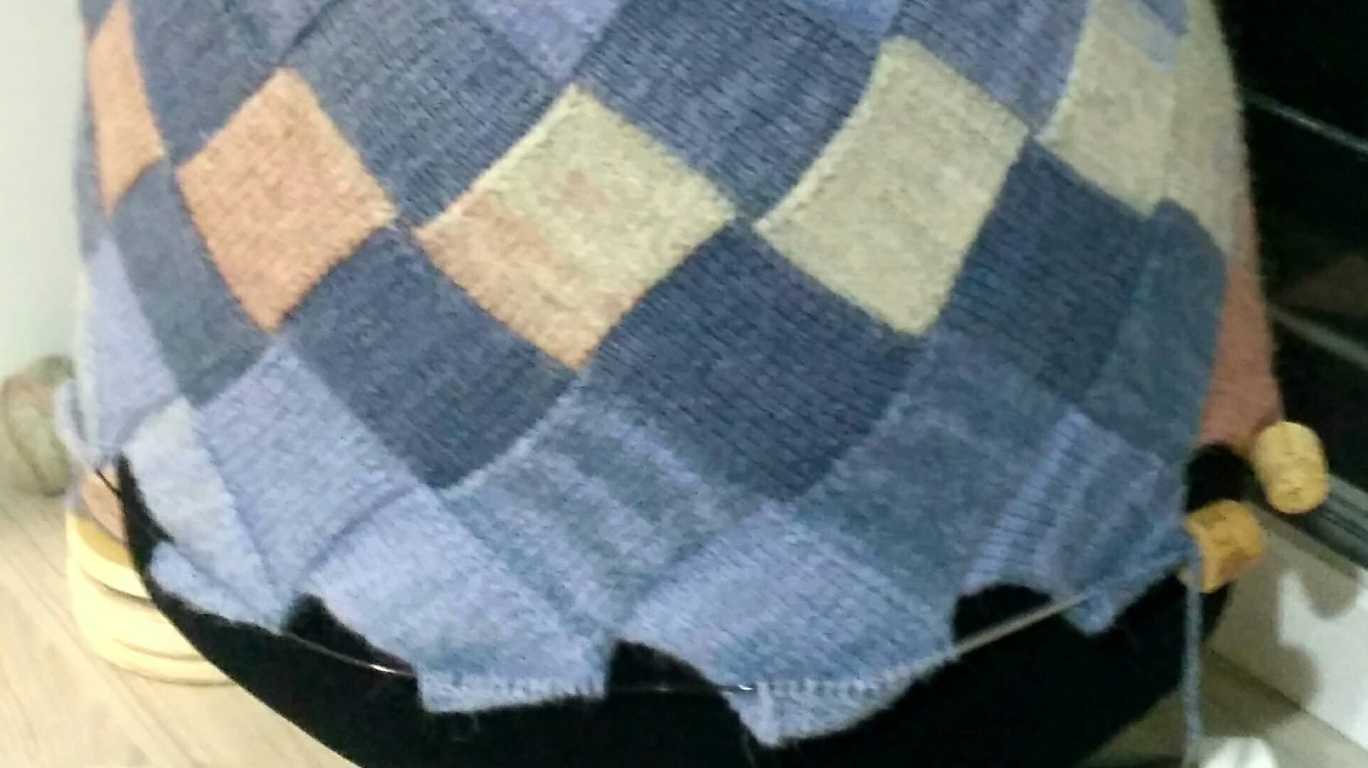 часть 2 Свитер в технике Энтрелак смотреть онлайн