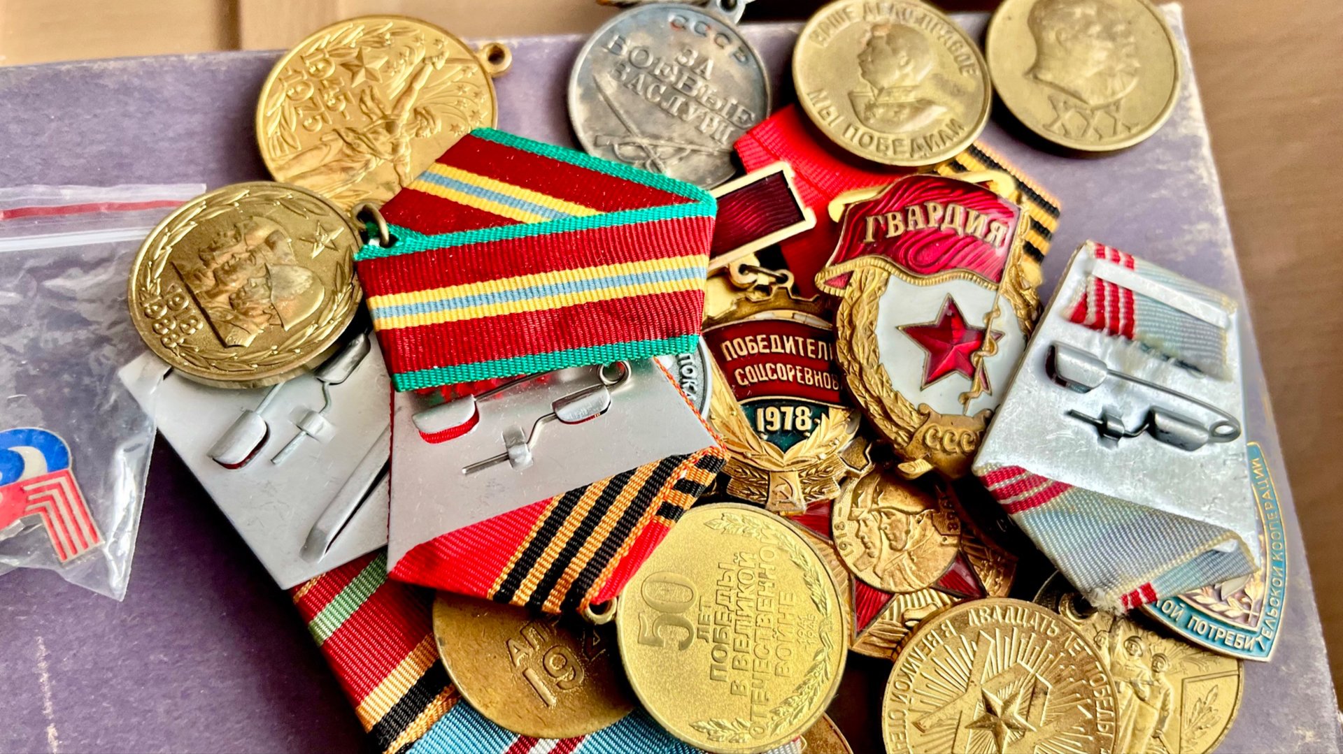 Медали, вкладыши, выздоровление и немного новостей! смотреть онлайн