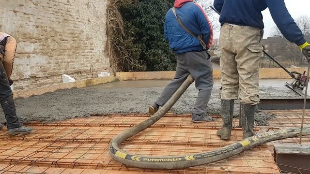 Čerpání betonu Nýrsko Betonpumpa Putzmeister P715 смотреть онлайн