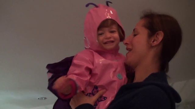 Juliet in a butterfly raincoat смотреть онлайн