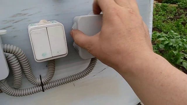 брудер автомат для цыплят своими руками. DIY automatic brooder for chickens смотреть онлайн