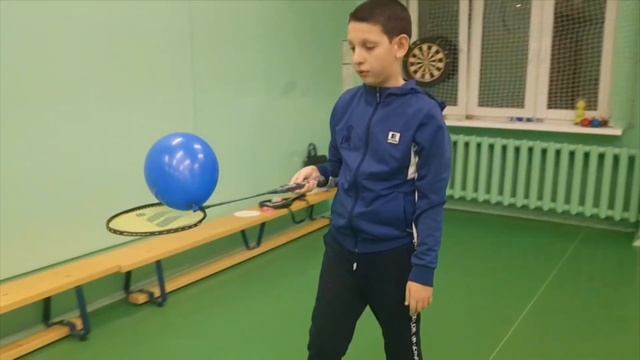Учимся играть в бадминтон