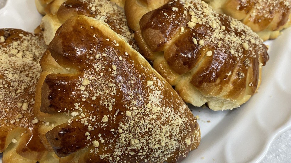 Булочки "ГРЕБЕШКИ" с джемом.Замес теста в Хлебопечке с уксусом. смотреть онлайн