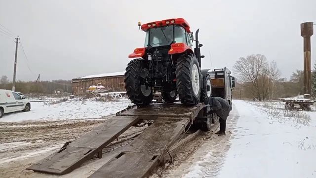 Отгрузка трактора YTO ELG 1754. Выпал снег... смотреть онлайн