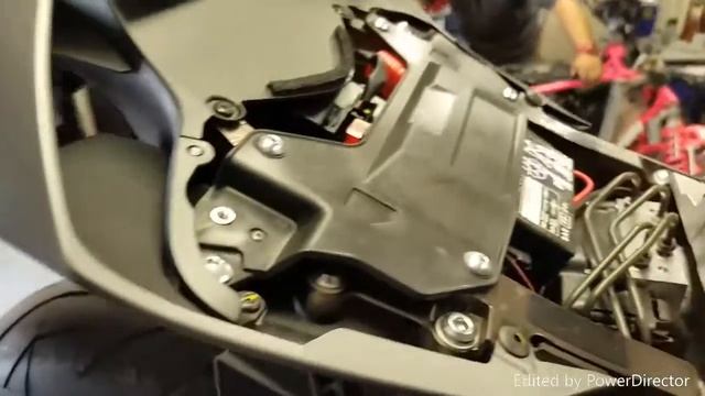 2016 Yamaha R1 Two Brothers Racing Slip On смотреть онлайн