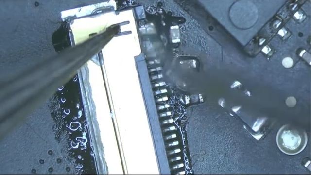 Macbook Pro LVDS Display Connector Replacement on an A1286 Board 820-2915 смотреть онлайн
