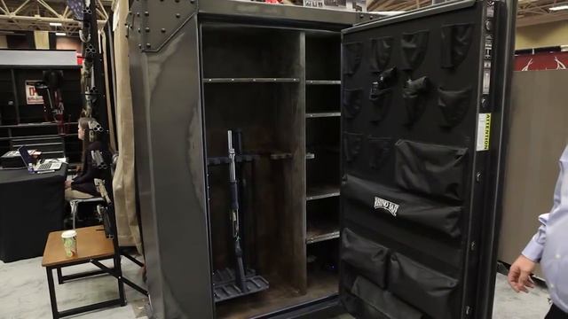 Rhino Ironworks A Series Safe смотреть онлайн