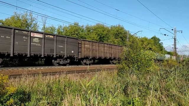Электровоз ВЛ11.8-601/600Б с грузовым поездом станция Яхрома 9.09.2022 смотреть онлайн