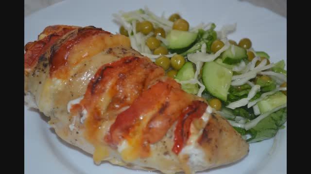 Куриная грудка в духовке с помидорами и сыром, очень сочная и вкусная! смотреть онлайн