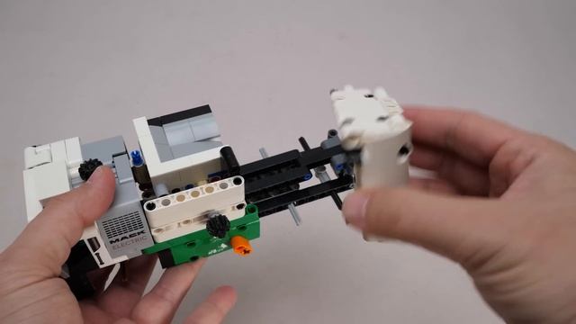 LEGO Technic 42167 Mack LR Electric Garbage Truck detailed building review смотреть онлайн