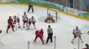 Овечкин выносит Ягра