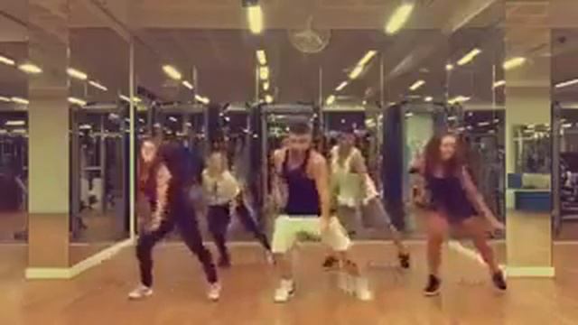 Travesuras - Nicky Jam Zumba Danse