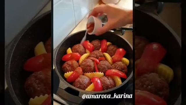 Мясные шарики в томатном соусе#shorts смотреть онлайн