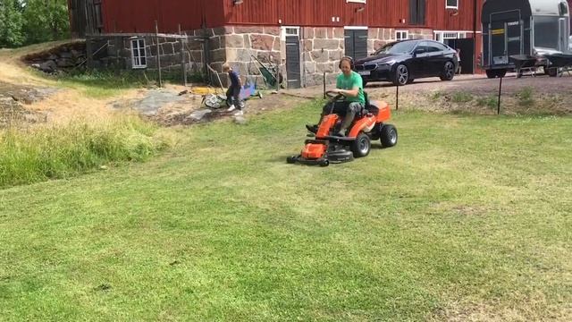 Husqvarna R 213c смотреть онлайн