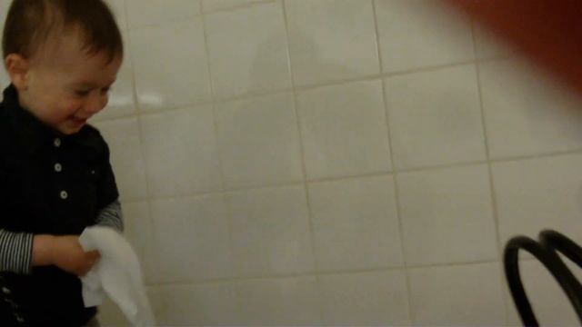 Yoel v tualete смотреть онлайн