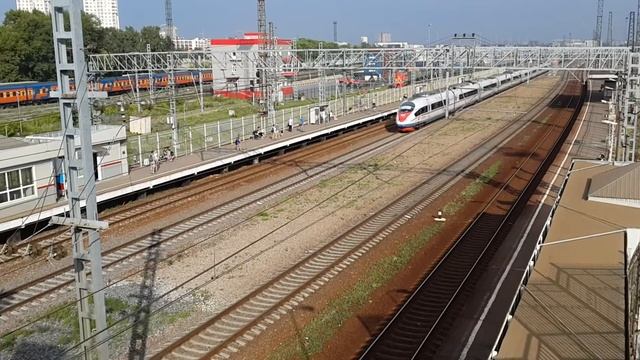 Сапсан проходит пл.Моссельмаш смотреть онлайн