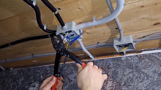 Правильное соединение проводов в распределительной коробке смотреть онлайн