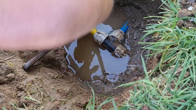 How to cap off underground plastic water pipe. смотреть онлайн