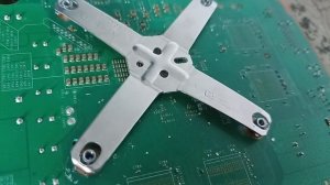 Как снять эту пластину на Xbox 360?