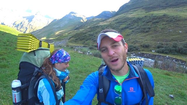 Etapas 3 y 4 Chalet La Balme - Maison Vieille | TMB Tour du Montblanc en 10 días español смотреть онлайн