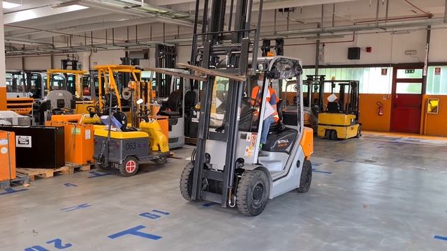 STILL RC 40-25 2.5 T Diesel Forklift смотреть онлайн