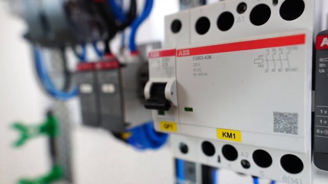 ПРАВИЛЬНАЯ СХЕМА сборки электрического щита в 3 х комнатной квартире смотреть онлайн