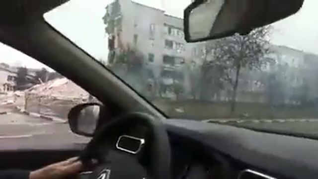 Российский самолет сбросил бомбу на жилой дом в Бородянке смотреть онлайн
