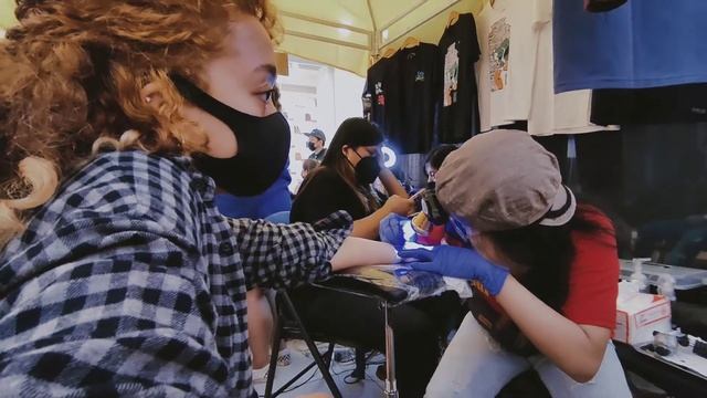 Handpoke Tattoo by Mia смотреть онлайн