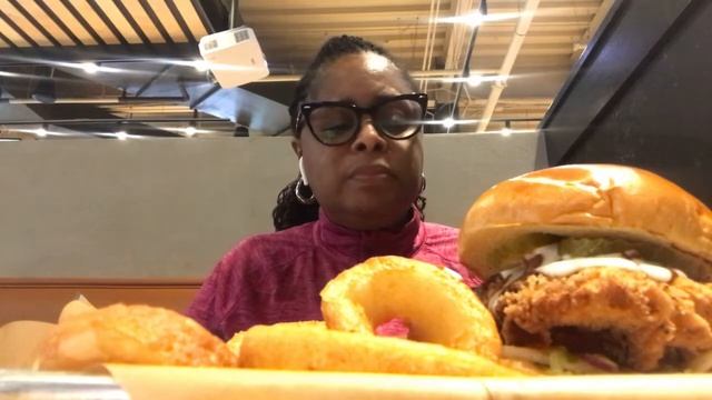 Buffalo Wild Wings New Nashville Hot Chicken Sandwich Review